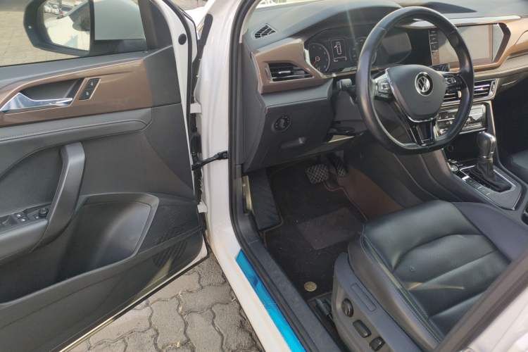 Used Volkswagen Tharu 2020 280TSI Two-Wheel Drive Luxury Plus Version China VI Standard