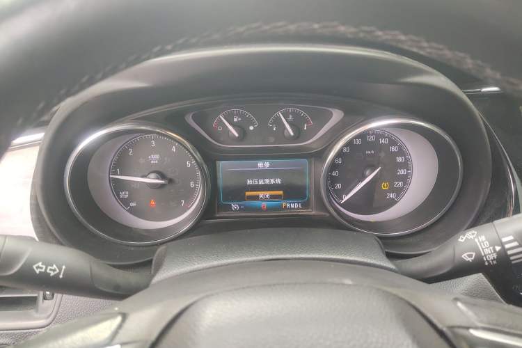 Used Buick Envision 2018 20T Two-Wheel-Drive Elite Model
