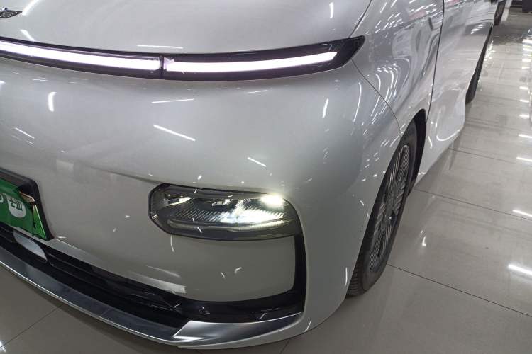 Used  LEVC L380 2025 650 km Flagship Edition All-Wheel Drive