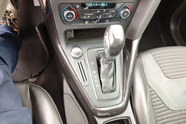 Used Ford Focus 2017 Sedan 1.6L Automatic Fashion Edition Smart Drive Version