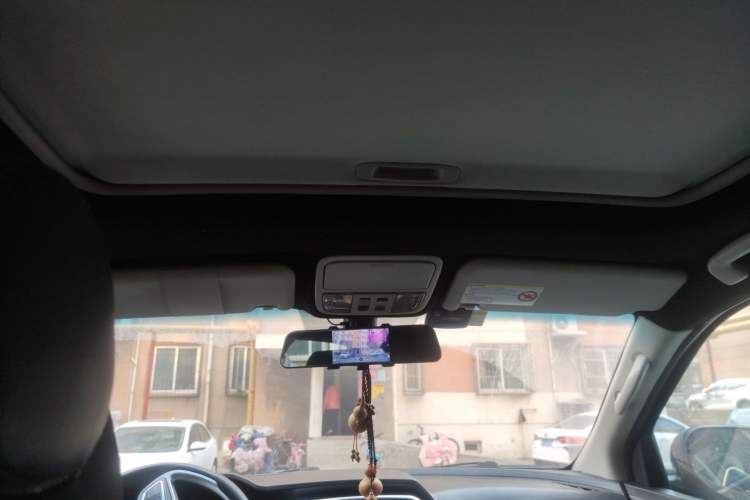 Used JMC Yusheng S350 2016 2.0T Automatic Two-Wheel Drive Gasoline Luxury Version with Sunroof 5 Seats