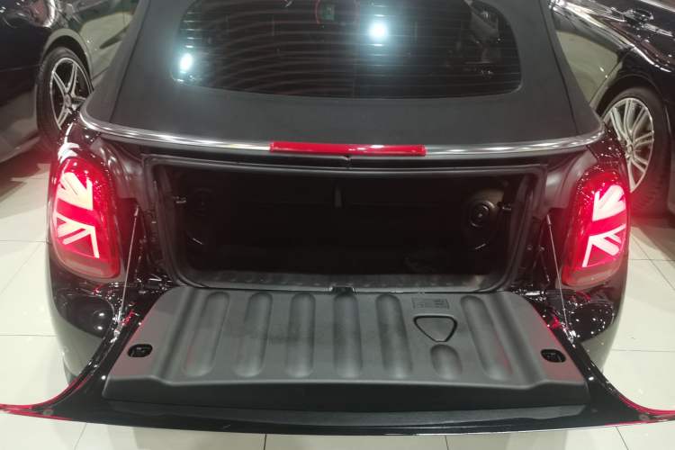 Used MINI MINI 2022 2.0T COOPER S CABRIO Black Badge Special Edition
