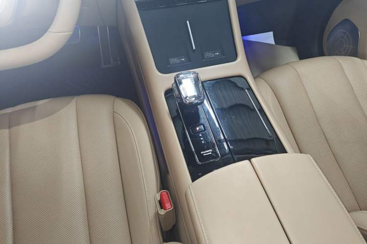 Used Hima AITO M7 2024 1.5T Intelligent Drive 4WD Ultra Version 5 Seats