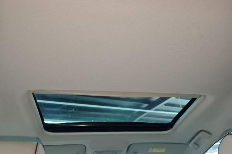 Used Buick GL8 2021 Land Cruiser Executive Class 652T Luxury Model
