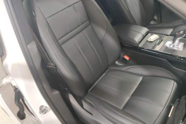 Used Land Rover Range Rover Evoque 2021 Range Rover Velar 249 PS R-Dynamic S Performance Edition