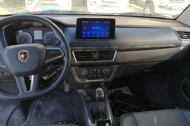 Used Jinbei Gold Card S6 2023 1.6L Manual Double-Cab Standard Version with 3.0-Meter Cargo Bed SWD16MS