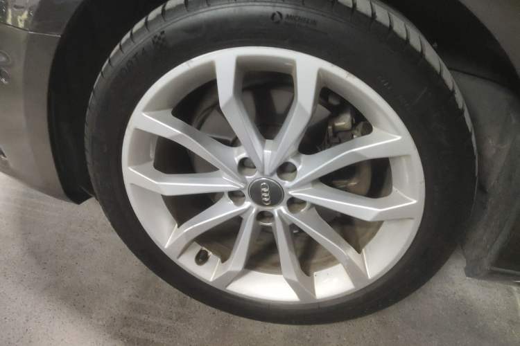 Used Audi A4L 2019 40 TFSI Fashion Version China V