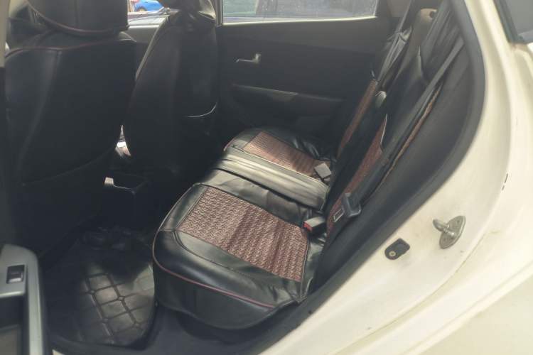 Used Kia K2 2015 Sedan 1.4L MT GLS
