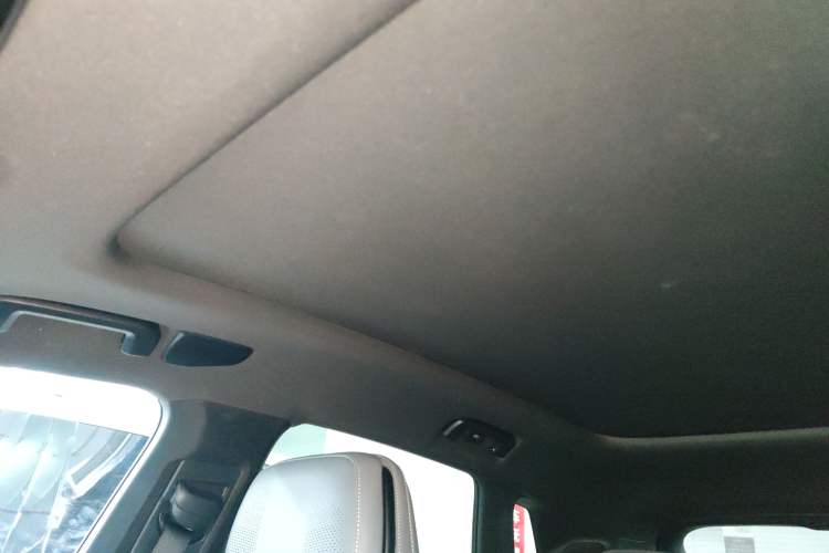 Used Lynk & Co 08 EM-P 2025 220 km All-Wheel-Drive Performance Halo
