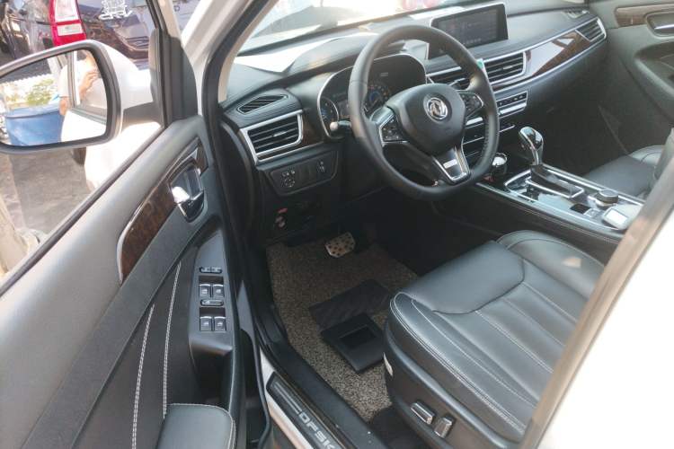 Used Dongfeng Fengon 580 2017 1.5T CVT Smart Style Model
