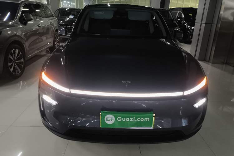Used Tesla Model Y 2025 Long-Range All-Wheel Drive First Edition
