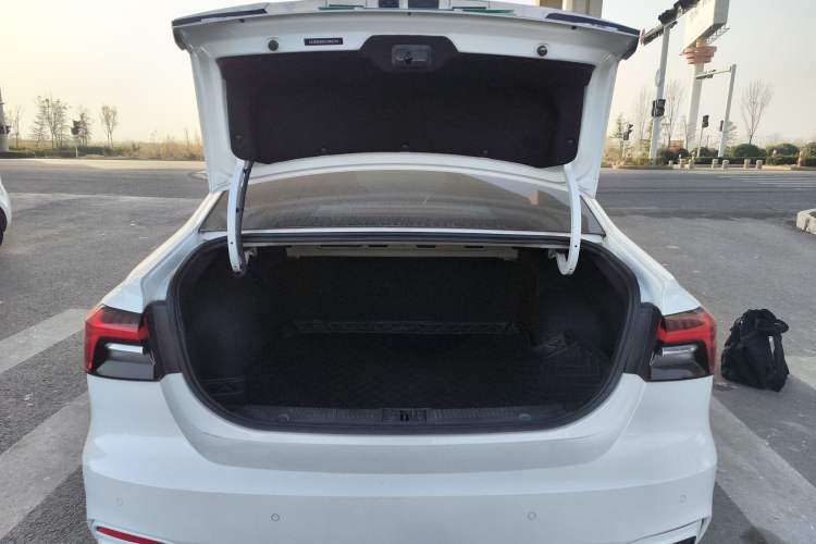 Used  ER6 2020 620 km Smart Edition