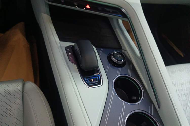 Used Zeekr 001 2025 WE Edition 100 kWh Rear-Wheel Drive
