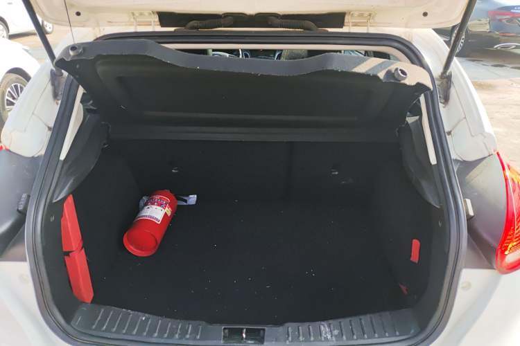 Used Ford Focus 2017 Hatchback 1.6L Automatic Fashion Edition Smart Drive Version
