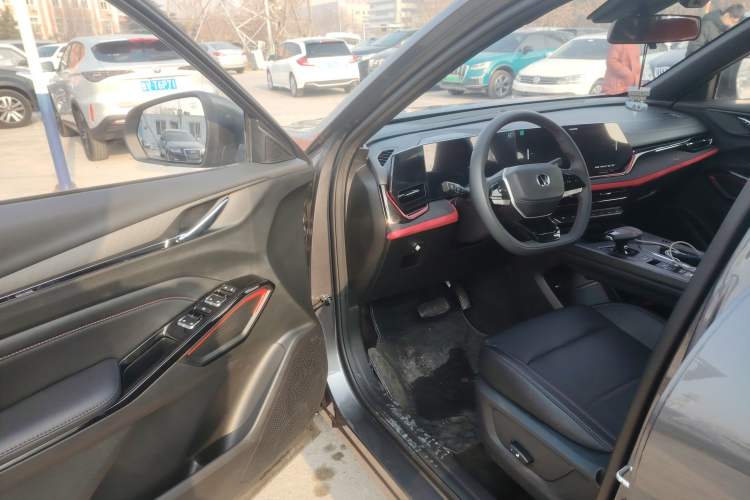 Used Changan X5 PLUS 2024 1.5T DCT ZhiZun Version