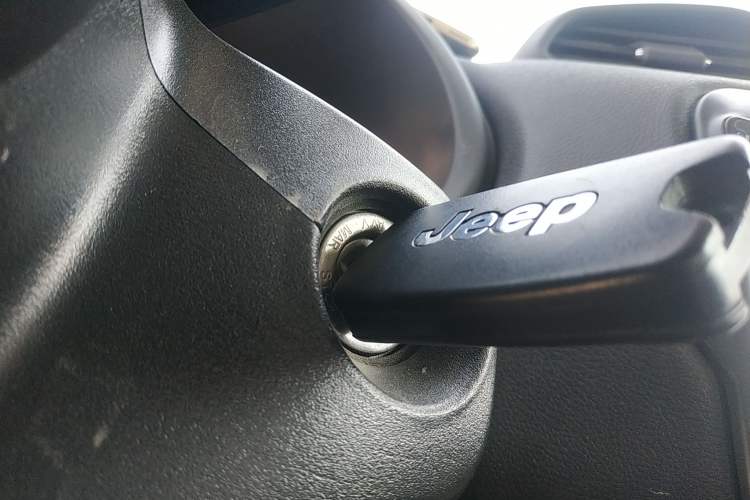 Used  Renegade 2017 180T Automatic Kinetic Edition+
