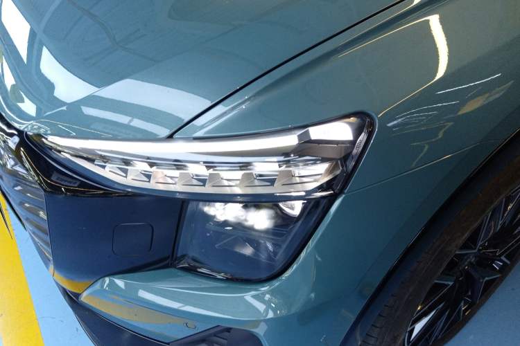 Used Audi Q5 e-tron 2022 40 e-tron Starlight Edition Mech Kit