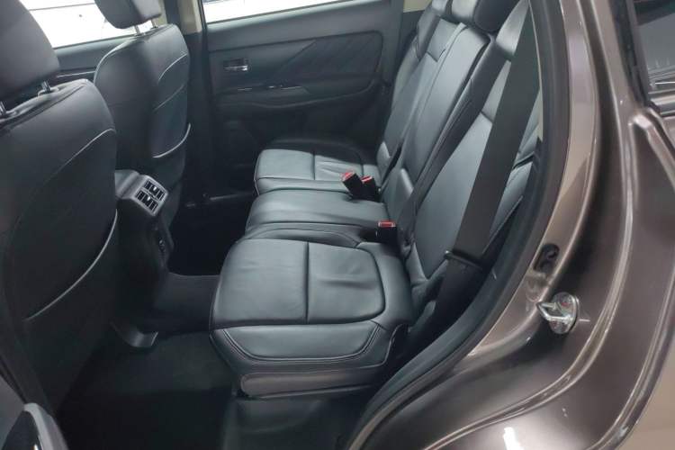 Used Mitsubishi Outlander 2020 2.0L Two-Wheel Drive Enjoyment Version 5 Seats
