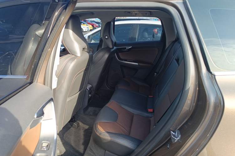 Used Volvo XC60 2017 T5 AWD Smart Range Edition
