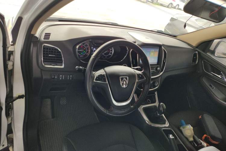 Used Baojun 560 2015 1.8L Manual Luxury Model