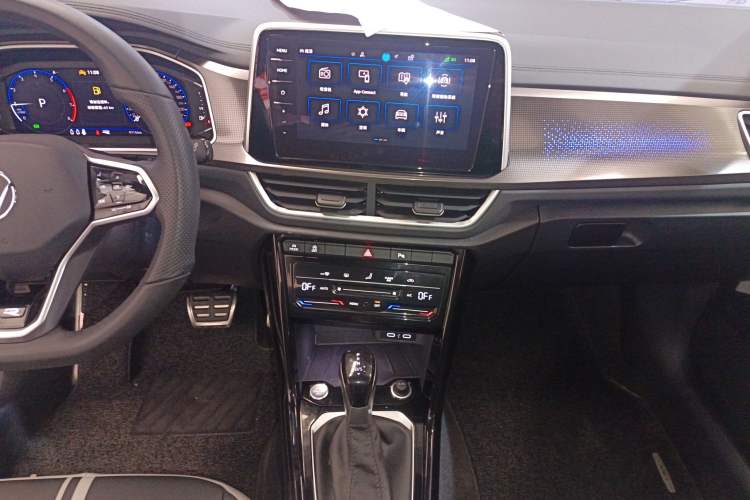 Used Volkswagen T-ROC 2023 300TSI DSG Two-Wheel-Drive Chen Guang Edition
