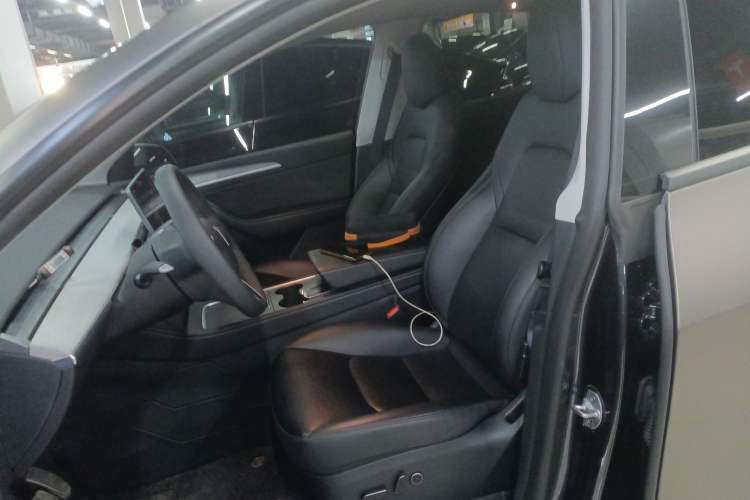 Used Tesla Model Y 2024 Rear-Wheel-Drive Version
