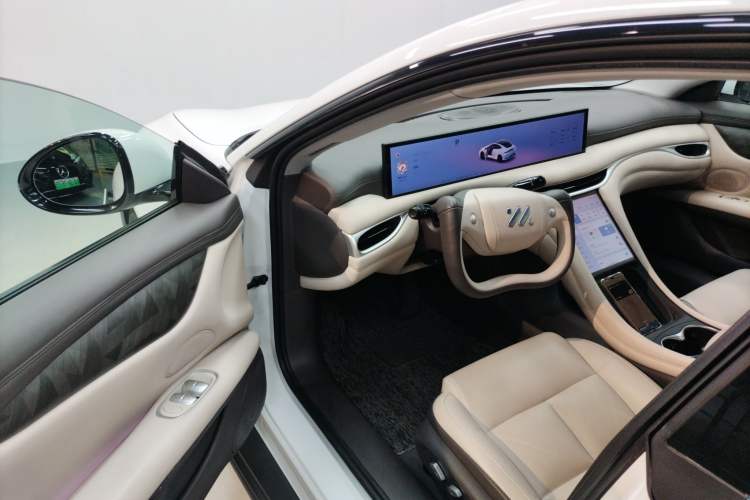 Used  L6 2024 Max Standard Edition
