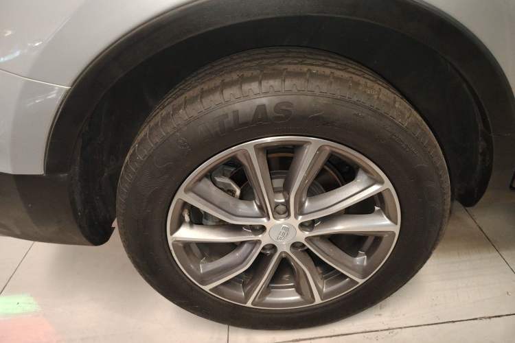 Used Geely Auto Emgrand X7 Sport 2020 1.8TD DCT Two-Wheel Drive Smart Connect 4G-Enabled Version
