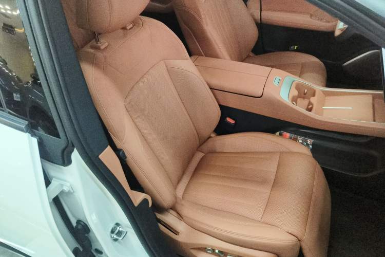 Used ONVO L60 2024 60 kWh Rear-Drive Version
