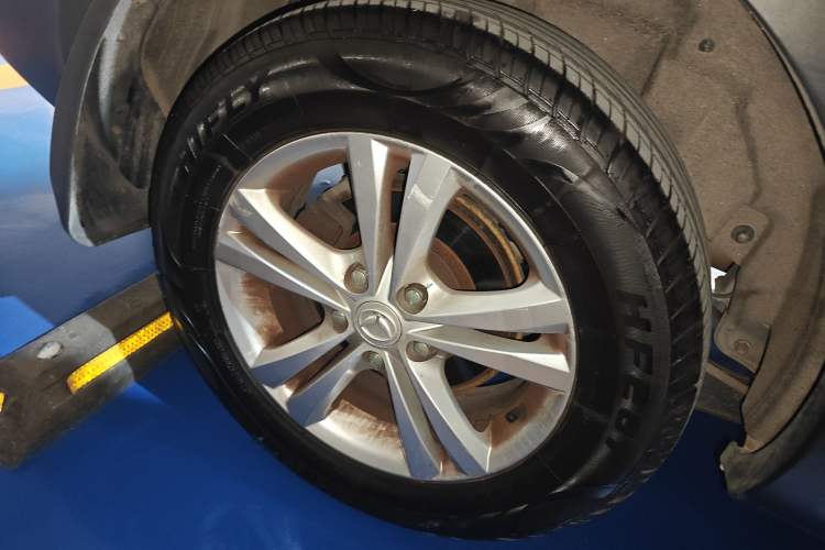 Used HYOSOW S3 2014 1.5L Luxury Version China IV Emission Standard
