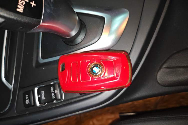 Used BMW 3 Series 2016 320i Fashion Model
