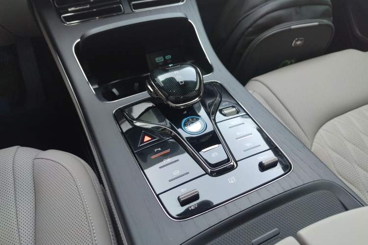 Used BYD Han 2025 DM-i 125KM LiDAR-Powered Intelligent Driving Model
