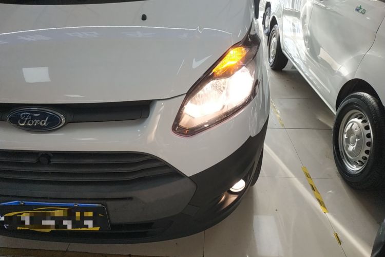 Used Ford Transit 2019 2.0T Diesel Multi-Purpose Commercial Vehicle Mid-Drive Mid-Roof 6-Seater China VI Standard
