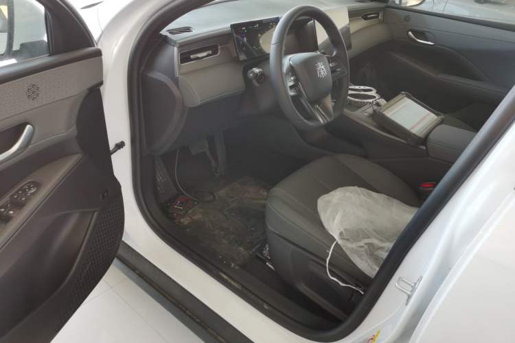 Used BYD Qin PLUS 2025 DM-i Smart Drive 55KM Leading Model