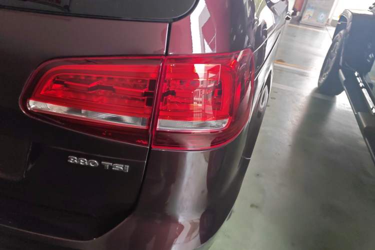 Used Volkswagen Sharan 2018 Revised Version 380TSI Comfort Edition 6-Seater
