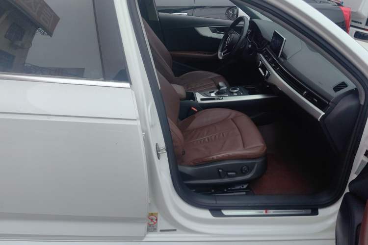 Used Audi A4L 2019 40 TFSI Fashion Edition China VI Emission Standard