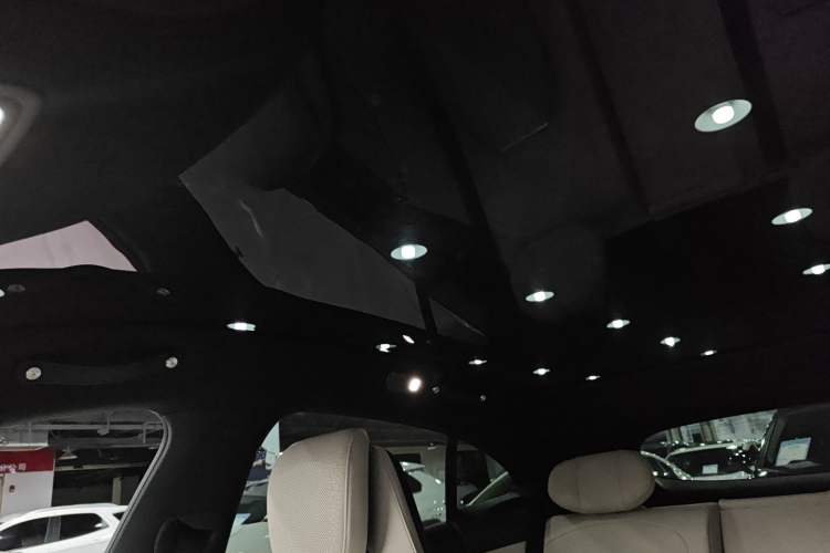 Used  YU7 2025 Ultra-Long Range Rear-Wheel Drive Version
