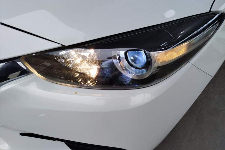 Used Mazda Mazda 3 Axela 2017 Sedan 1.5L Automatic Comfort Model Emission Standard China V
