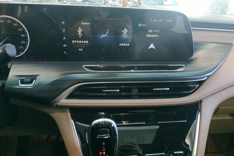 Used Buick GL8 2020 ES Land Cruiser 653T Luxury Model