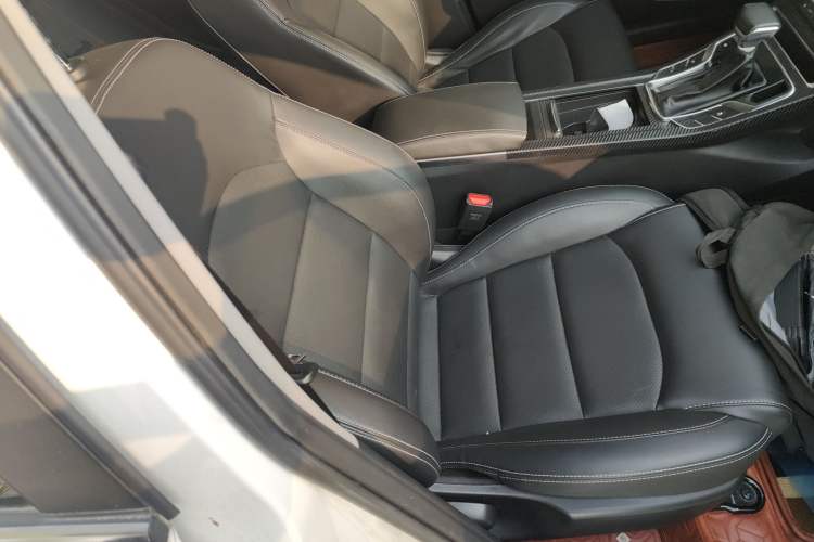 Used Geely Auto Emgrand 2019 Leading Edition 1.5L CVT Upward Connectivity Model China V Standard