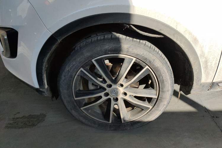 Used JMC Yusheng S330 2016 1.5L GTDi Automatic Two-Wheel Drive Flagship Edition
