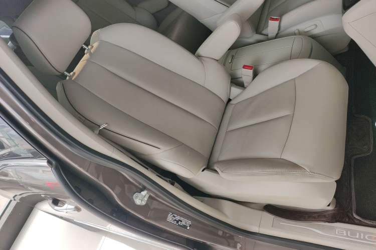 Used Buick GL8 2021 Land Cruiser Executive 652T Premium Model
