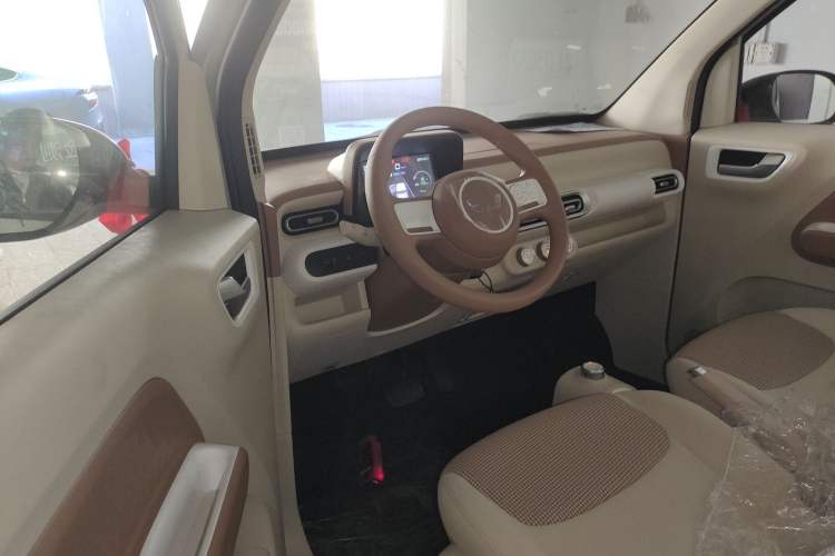 Used Wuling Hongguang MINIEV 2024 3rd Generation 215km Youth Edition
