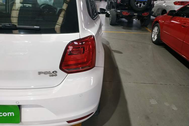 Used Volkswagen Polo 2016 1.6L Automatic Comfort Model
