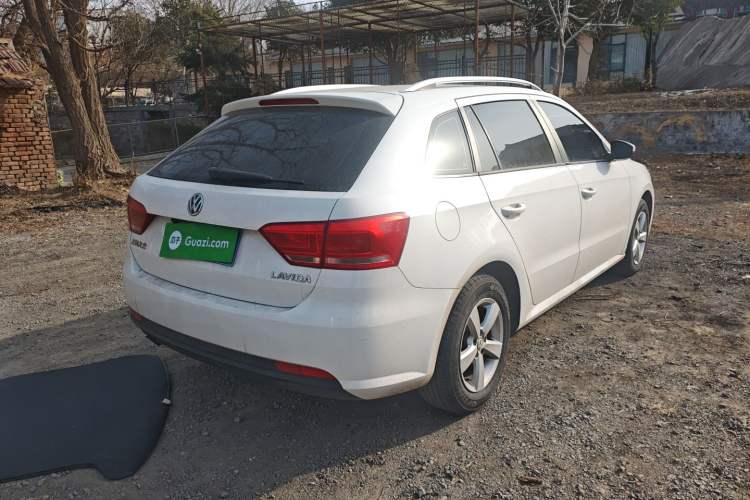 Used Volkswagen Gran Lavida 2013 1.6L Manual Fashion Model