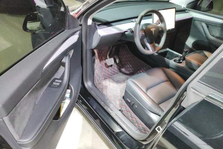 Used Tesla Model Y 2023 Rear-Wheel-Drive Version