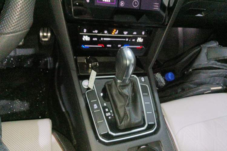 Used Volkswagen Magotan 2025 Zhongxiang Version 330TSI DSG Luxury Edition