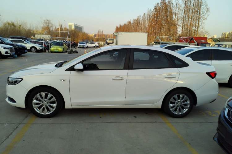 Used Buick GT 2018 15T Dual-Clutch Elite Model China V Standard
