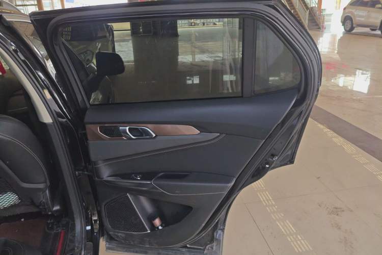 Used Lynk & Co 01 2019 2.0T Two-Wheel-Drive Pro Version China VI Standard
