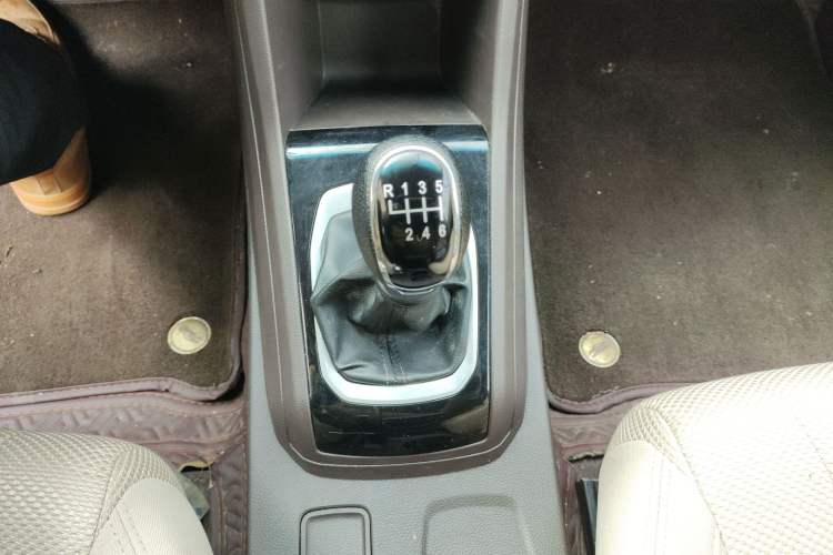 Used Baojun 310W 2017 1.5L Manual Comfort Version China VI Emission Standard